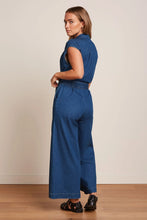 Afbeelding in Gallery-weergave laden, KING LOUIE Amy Jumpsuit Chambray