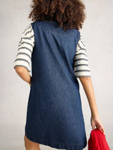 Afbeelding in Gallery-weergave laden, WHITE STUFF Rose Denim Pinafore