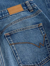 Afbeelding in Gallery-weergave laden, WHITE STUFF Frankie Flare Jeans