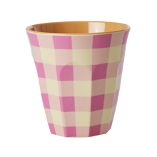 Afbeelding in Gallery-weergave laden, RICE Middelgroot Melamine Beker - Roze - Check It Out Print