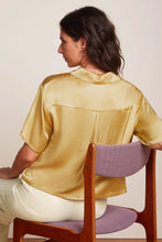Afbeelding in Gallery-weergave laden, KING LOUIE Evelina Crop Blouse Star Satin
