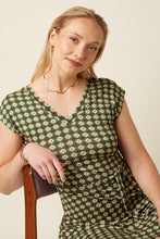 Afbeelding in Gallery-weergave laden, KING LOUIE Double V Dress Jade
