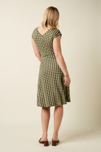 Afbeelding in Gallery-weergave laden, KING LOUIE Double V Dress Jade
