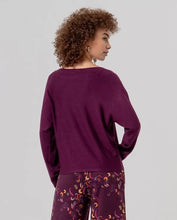 Afbeelding in Gallery-weergave laden, SURKANA Boat Neckline Sweater – CHERRY
