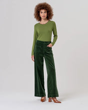 Afbeelding in Gallery-weergave laden, SURKANA Wide Pants with Patch Pockets – Khaki
