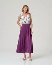Afbeelding in Gallery-weergave laden, SURKANA Maxi Skirt Purple
