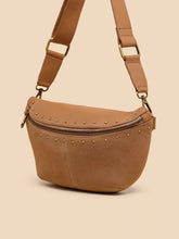 Afbeelding in Gallery-weergave laden, WHITE STUFF SEBBY MINI LEATHER SLING BAG
