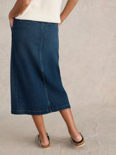 Afbeelding in Gallery-weergave laden, white stuff Maren Denim Midi Skirt
