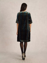 Afbeelding in Gallery-weergave laden, white stuff Ash Velvet Mix Dress
