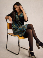 Afbeelding in Gallery-weergave laden, white stuff Ash Velvet Mix Dress

