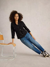 Afbeelding in Gallery-weergave laden, WHITE STUFF ANNIE EMBROIDERED COLLARED SHIRT
