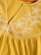 Afbeelding in Gallery-weergave laden, WHITE STUFF CALLIE FRILL TOP

