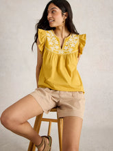 Afbeelding in Gallery-weergave laden, WHITE STUFF CALLIE FRILL TOP
