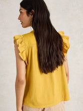 Afbeelding in Gallery-weergave laden, WHITE STUFF CALLIE FRILL TOP

