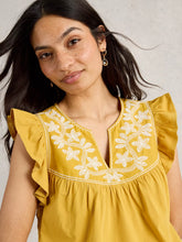 Afbeelding in Gallery-weergave laden, WHITE STUFF CALLIE FRILL TOP
