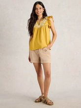 Afbeelding in Gallery-weergave laden, WHITE STUFF CALLIE FRILL TOP
