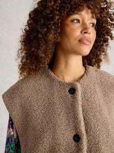 Afbeelding in Gallery-weergave laden, WHITE STUFF Womens Borg Gilet

