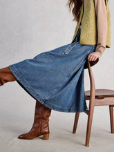 Afbeelding in Gallery-weergave laden, WHITE STUFF Lexi Denim Midi Skirt
