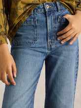 Afbeelding in Gallery-weergave laden, WHITE STUFF Frankie Flare Jeans
