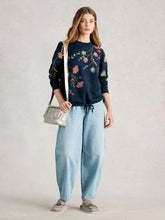 Afbeelding in Gallery-weergave laden, WHITE STUFF FLORAL EMBROIDERED SWEAT
