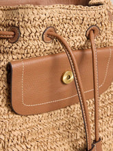 Afbeelding in Gallery-weergave laden, WHITE STUFF Isabel Button Backpack

