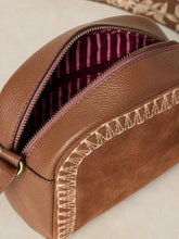 Afbeelding in Gallery-weergave laden, white stuff BELLA EMBROIDERED BAG
