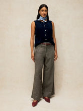 Afbeelding in Gallery-weergave laden, WHITE STUFF MILLIE SHELL WAISTCOAT
