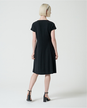 Afbeelding in Gallery-weergave laden, SURKANA Basic plain stretch dress Black
