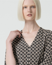 Afbeelding in Gallery-weergave laden, SURKANA Printed stretchy short dress Black
