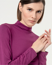 Afbeelding in Gallery-weergave laden, SURKANA Plain long sleeve t-shirt with perkins collar Purple

