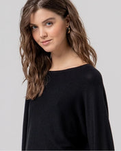 Afbeelding in Gallery-weergave laden, SURKANA Boat neck jumper in fine knit Black
