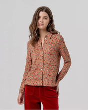 Afbeelding in Gallery-weergave laden, SURKANA Printed viscose shirt Camel

