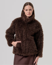 Afbeelding in Gallery-weergave laden, SURKANA Faux fur coat with high neck Chocolate
