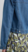 Afbeelding in Gallery-weergave laden, Seasalt Leven Well Jacket - Mid Wash Rain Slub
