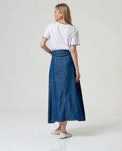 Afbeelding in Gallery-weergave laden, SURKANA Maxi Skirt With Slit Blue
