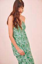 Afbeelding in Gallery-weergave laden, NUD PRINTED HALTER DRESS

