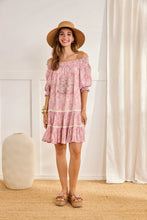 Afbeelding in Gallery-weergave laden, NUD Short Floral Dress with Bardot Neckline - Pink
