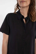 Afbeelding in Gallery-weergave laden, DANEFAE Danepippi SS Seersucker Dress Black
