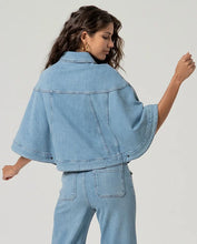 Afbeelding in Gallery-weergave laden, SURKANA Cape Style Cropped Jacket
