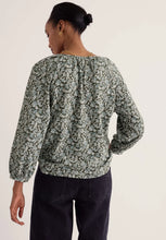 Afbeelding in Gallery-weergave laden, SEASALT  Mallow Button Through Jersey Top
