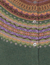 Afbeelding in Gallery-weergave laden, ERIBE Cardigan Alpine Fair Isle Merino Lamswol Thistle
