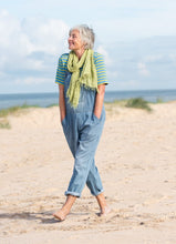 Afbeelding in Gallery-weergave laden, HEIDEKONIGIN LATZHOSE TENCEL LIGHT DENIM
