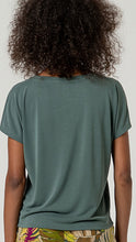 Afbeelding in Gallery-weergave laden, SURKANA Shirt V-Neck Green
