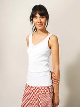 Afbeelding in Gallery-weergave laden, WHITE STUFF SEA BREEZE VEST WHITE
