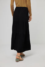 Afbeelding in Gallery-weergave laden, Surkana Buttoned long skirt Black
